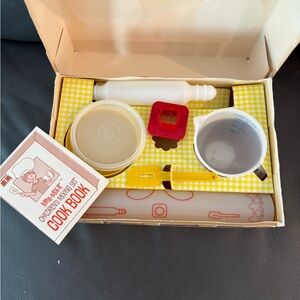 Vintage 1979 Tupperware Toys  Mini Mix It Children’s Mixing Set In Box Complete